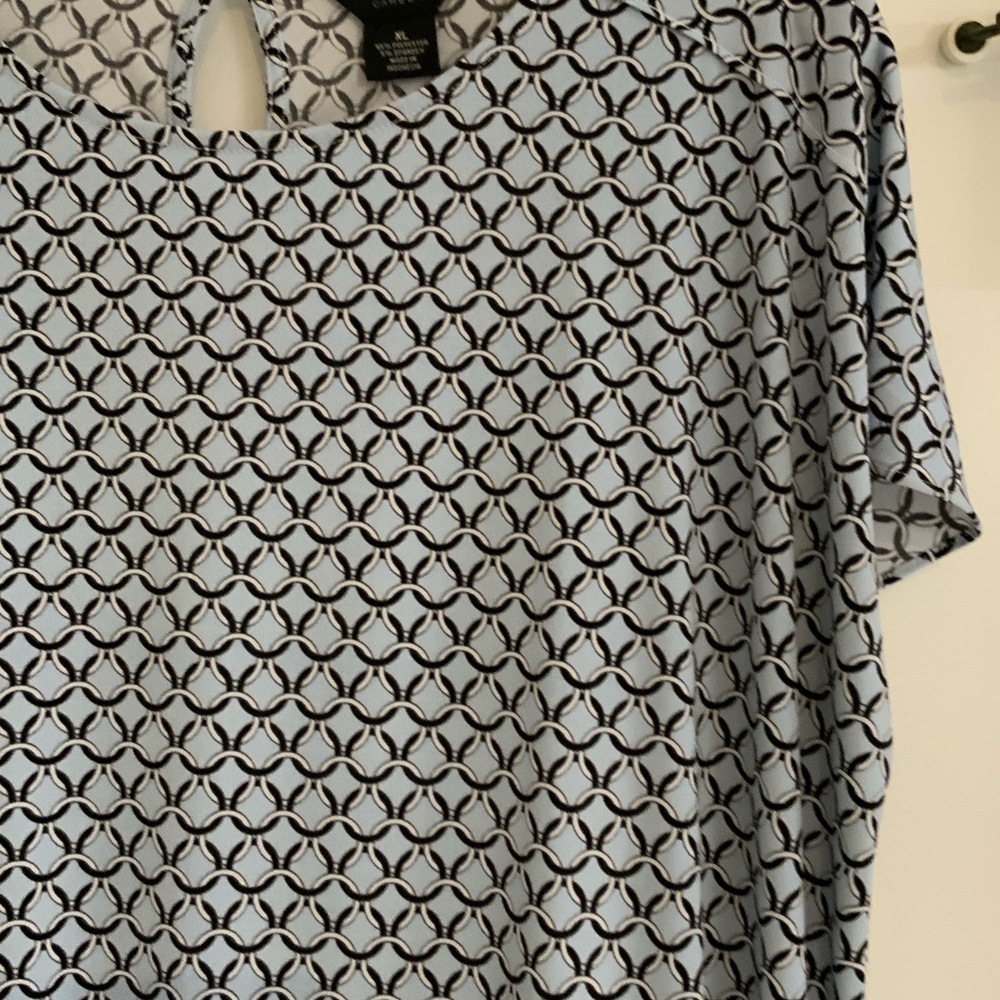 Liz Clairborne Patterned Women's Top - Picture 3 of 6